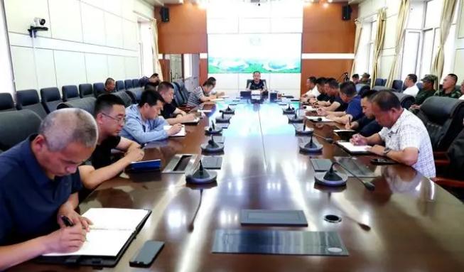 阿木爾林業(yè)局召開夏季森林防火，林下資源管理工作部署會(huì)議